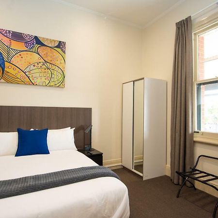 The Mile End Hotel Adelaide Buitenkant foto