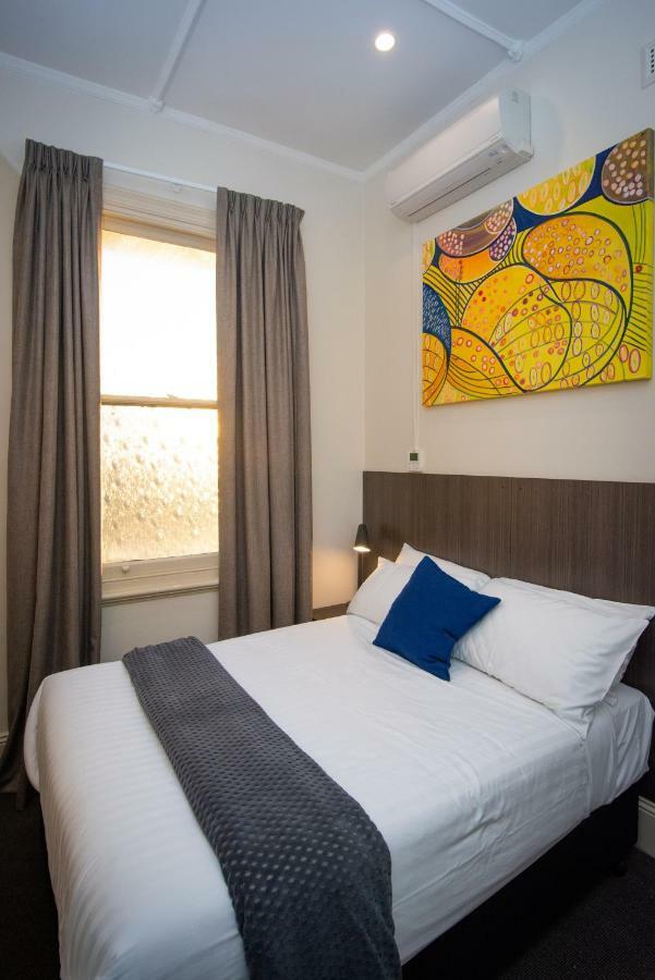 The Mile End Hotel Adelaide Buitenkant foto