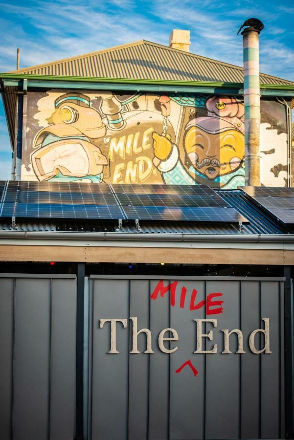 The Mile End Hotel Adelaide Buitenkant foto