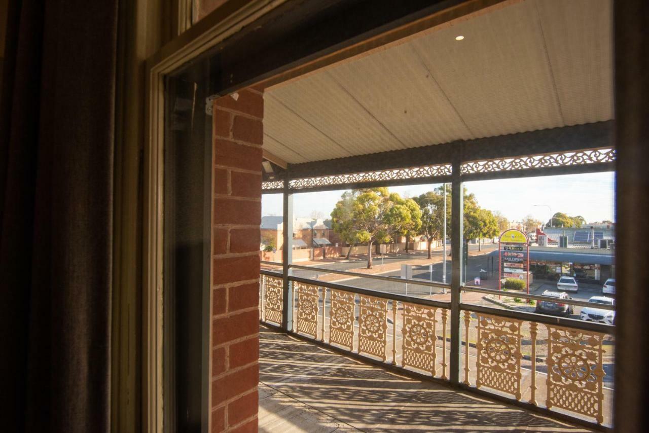 The Mile End Hotel Adelaide Buitenkant foto